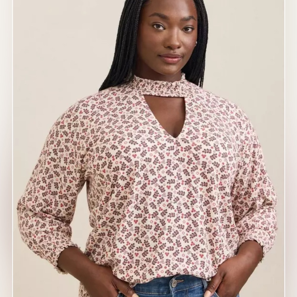 Torrid Textured Jersey Choker Neck Smocked Bottom Top - size 0, M pink/cream